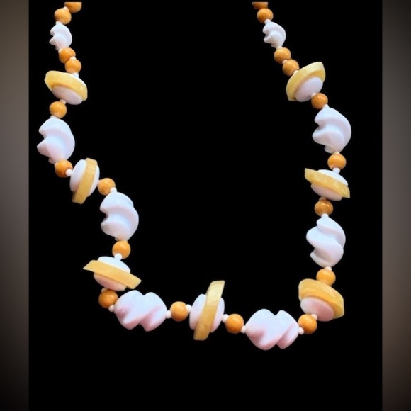 Miriam Haskell Vintage Lucite & Wooden Beaded Necklace Designer Jewelry - Picture 4 of 8